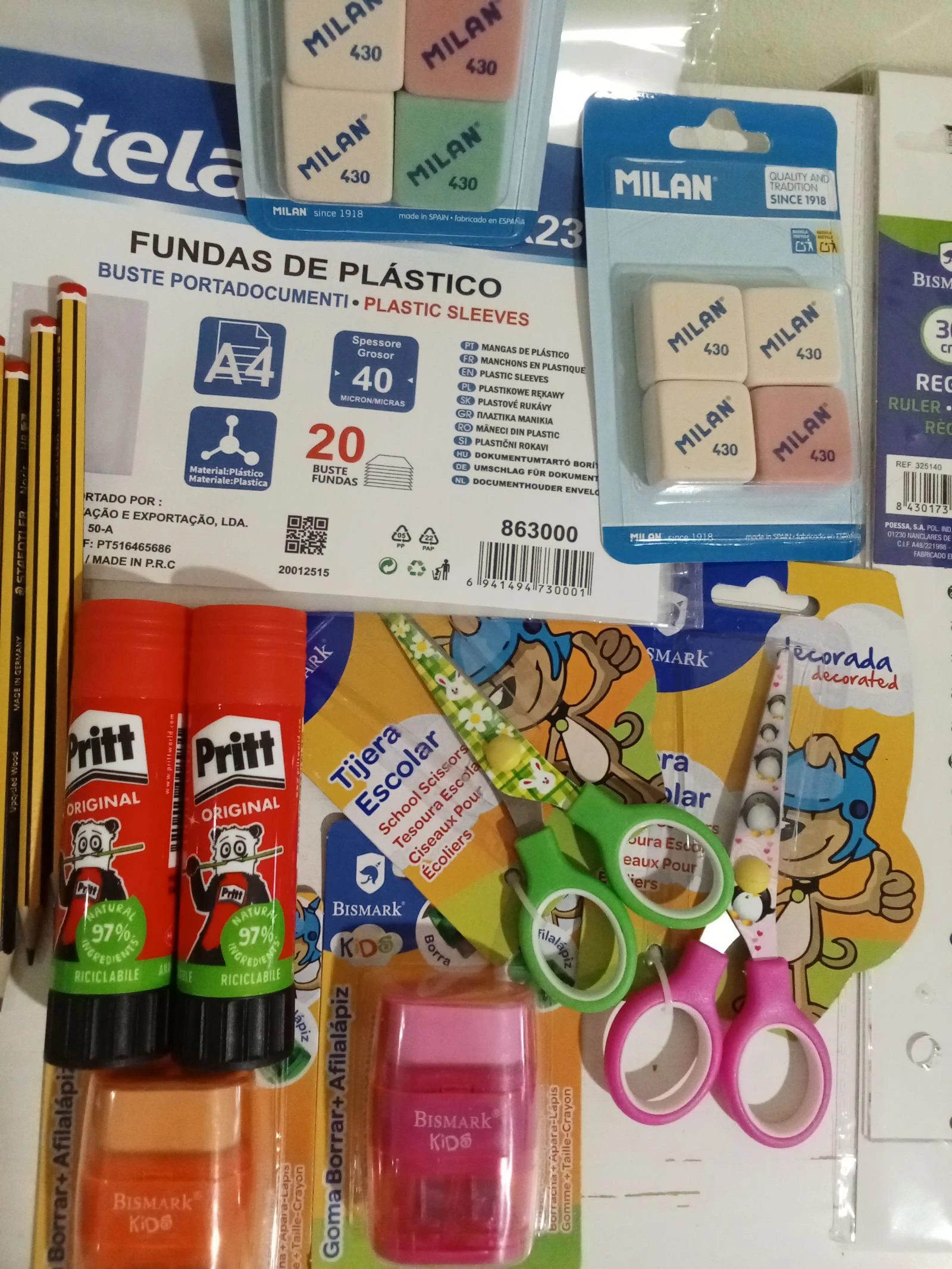 Gomas, tesouras, réguas .... – photo 2